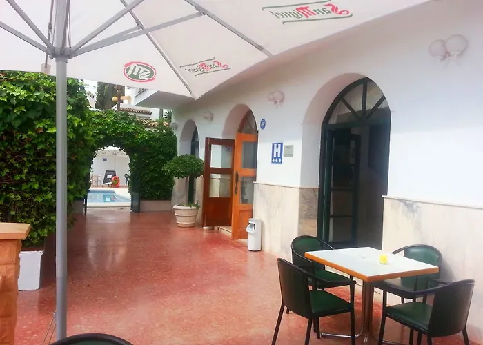 蒙特马尔阿科斯酒店 3* 托雷莫利诺斯