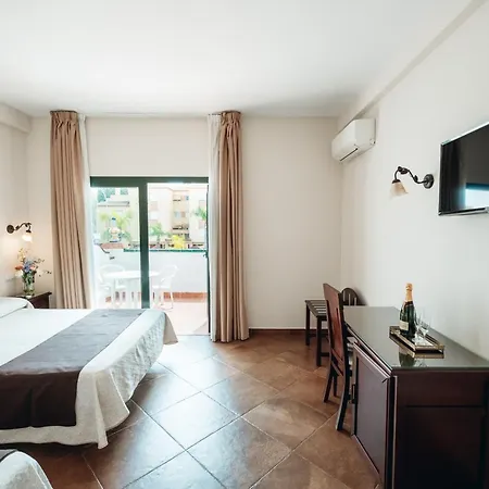 Hotel Arcos De Montemar 3*